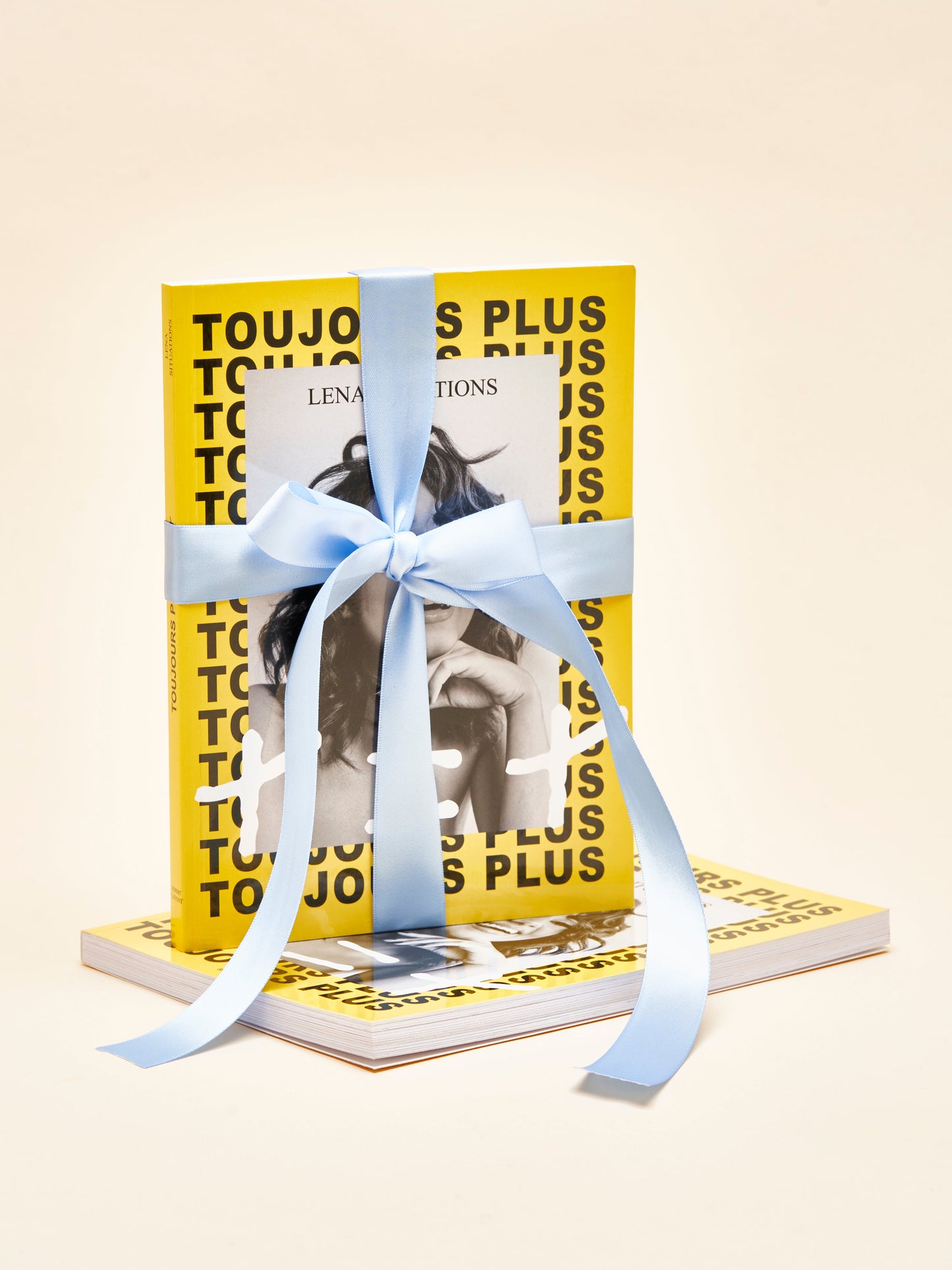 Livre "Toujours Plus"